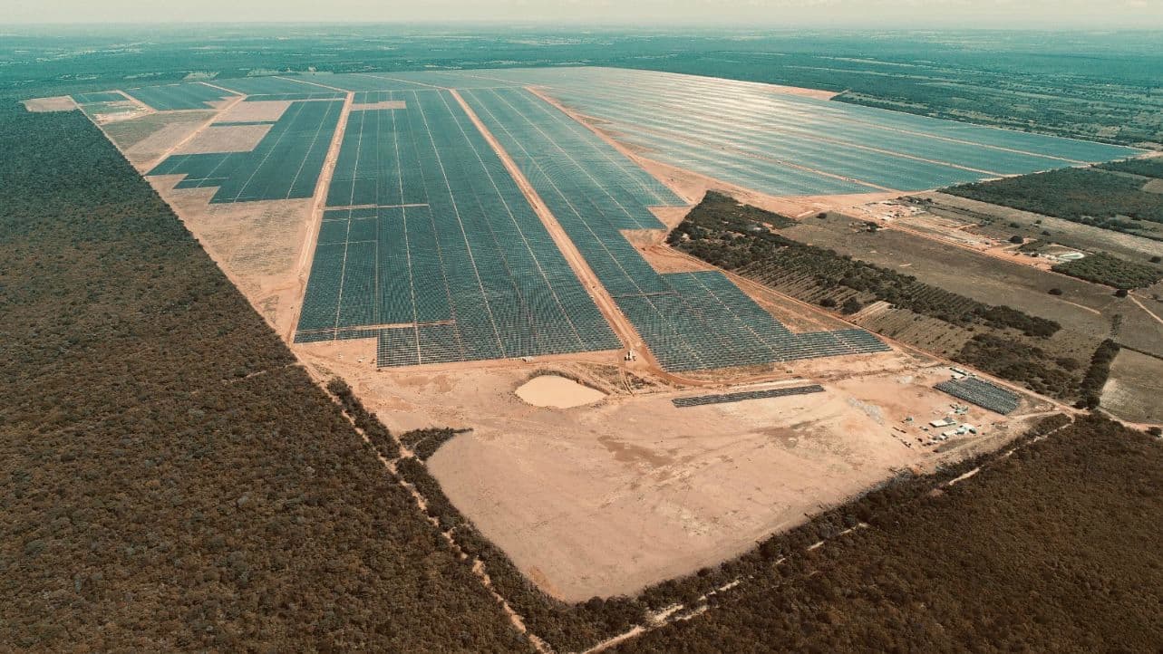 UFV Belmonte I e II - usina solar fotovoltaica de 540 MW com montagem eletrica e mecanica pela Authomathika em parceria com Grupo Cobra